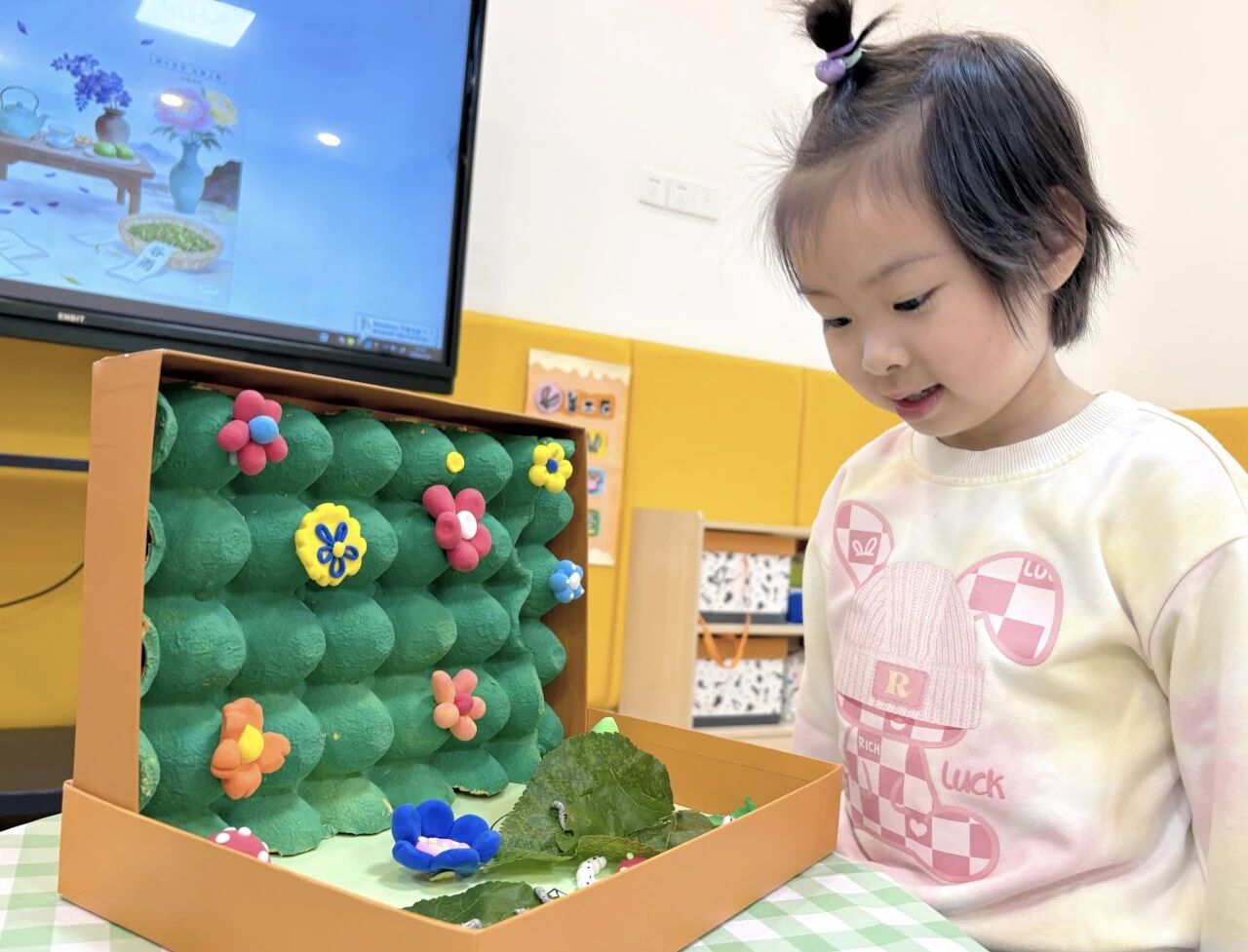 谷雨时节探蚕趣——树恩幼托谷雨主题活动